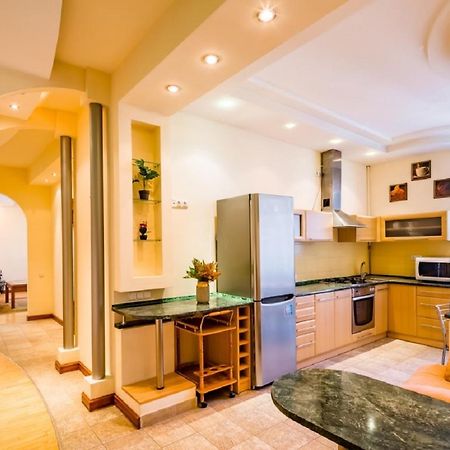 Alfa Apartments Ivana Franka 利沃夫 外观 照片