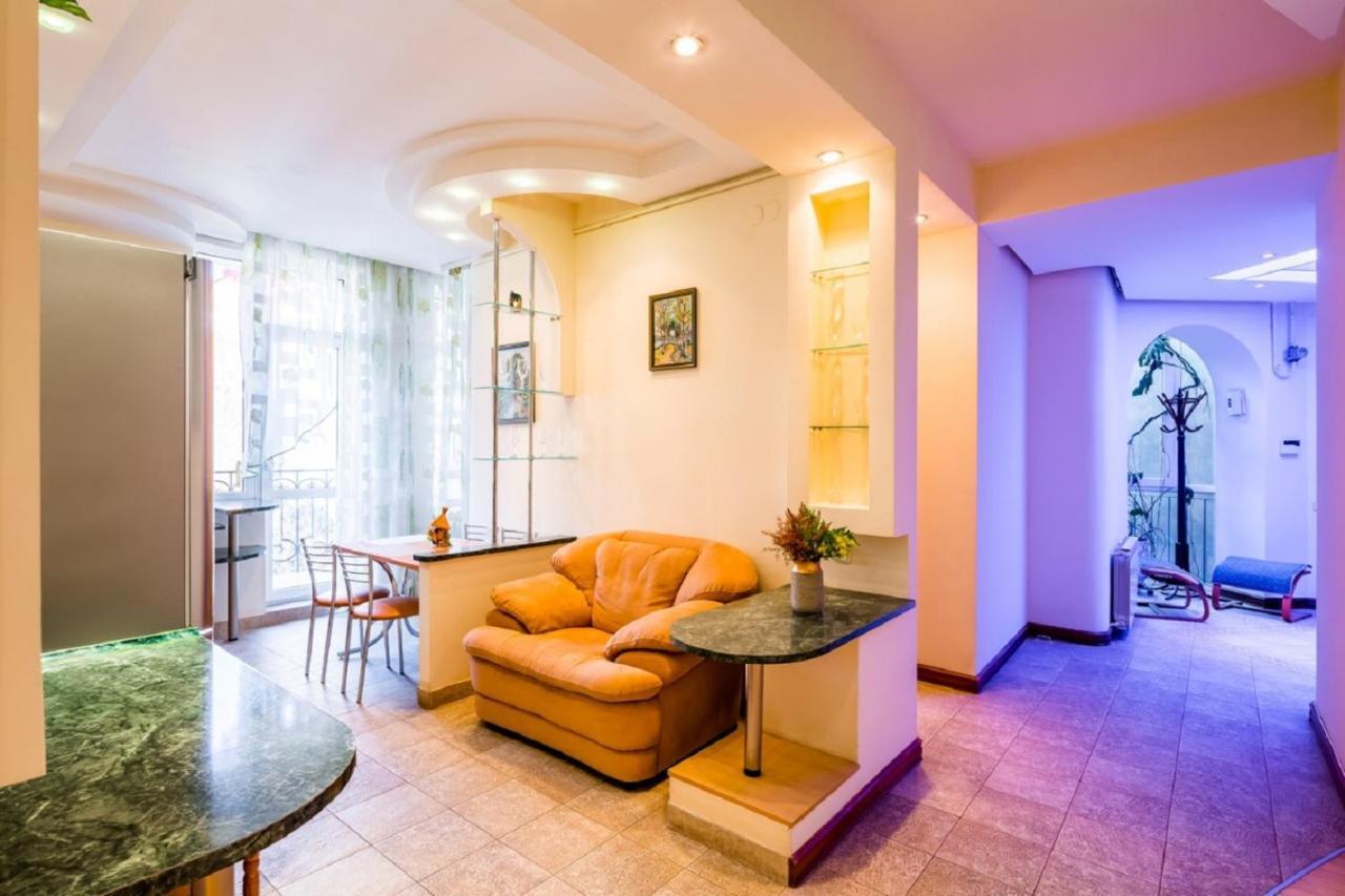 Alfa Apartments Ivana Franka 利沃夫 外观 照片